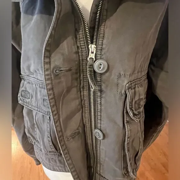 Nwt American eagle women's cropped‎ jacket size medium with zipper and buttons - Picture 5 of 8